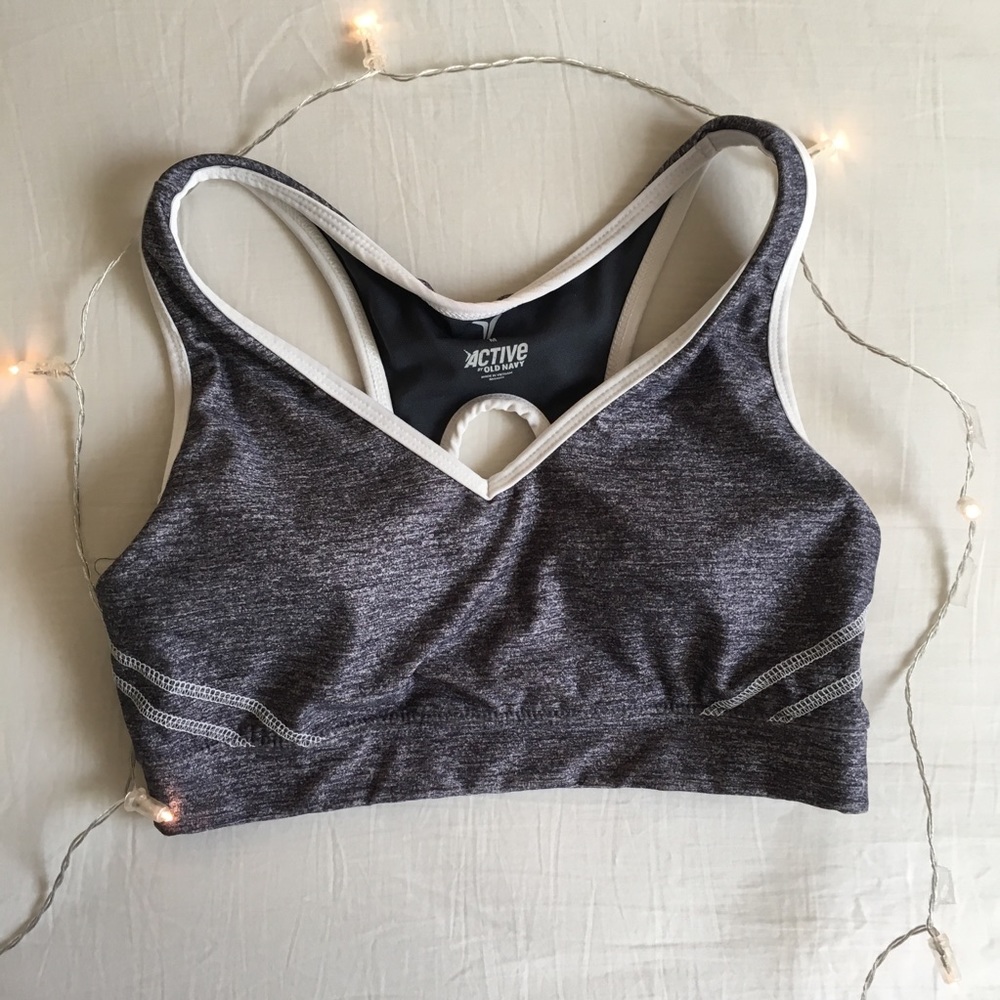 Old Navy Sports Bra size M NEW has bra pad